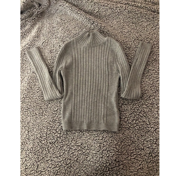 Urban Outfitters Grey Ribbed Turtle Neck - Picture 3 of 4